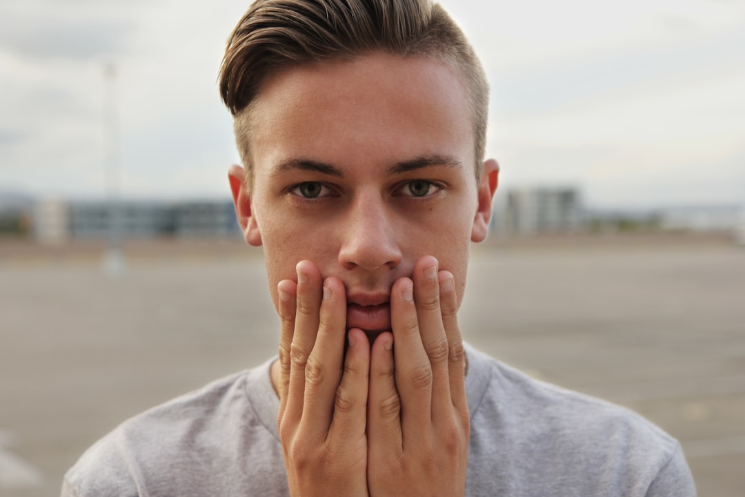 Get the Perfect Look with a Stylish Curtain Haircut